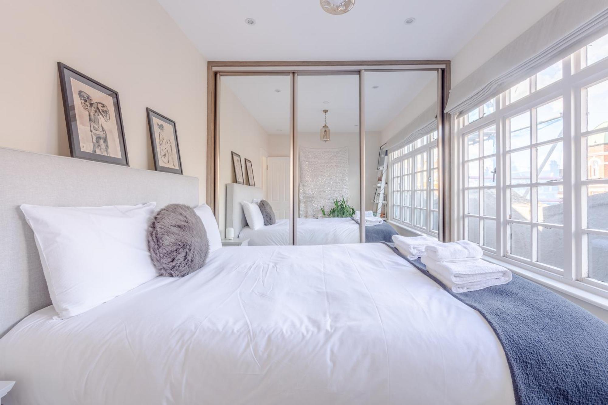Airy & Modern 1bd Flat In Maida Vale * London