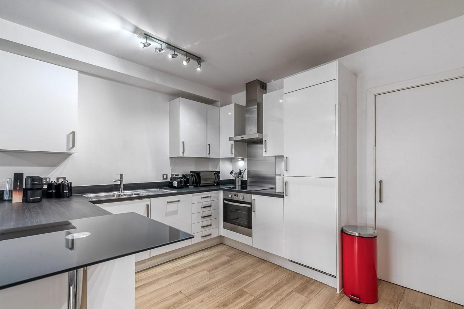 Canning Town Pied-a-terre Apartment London