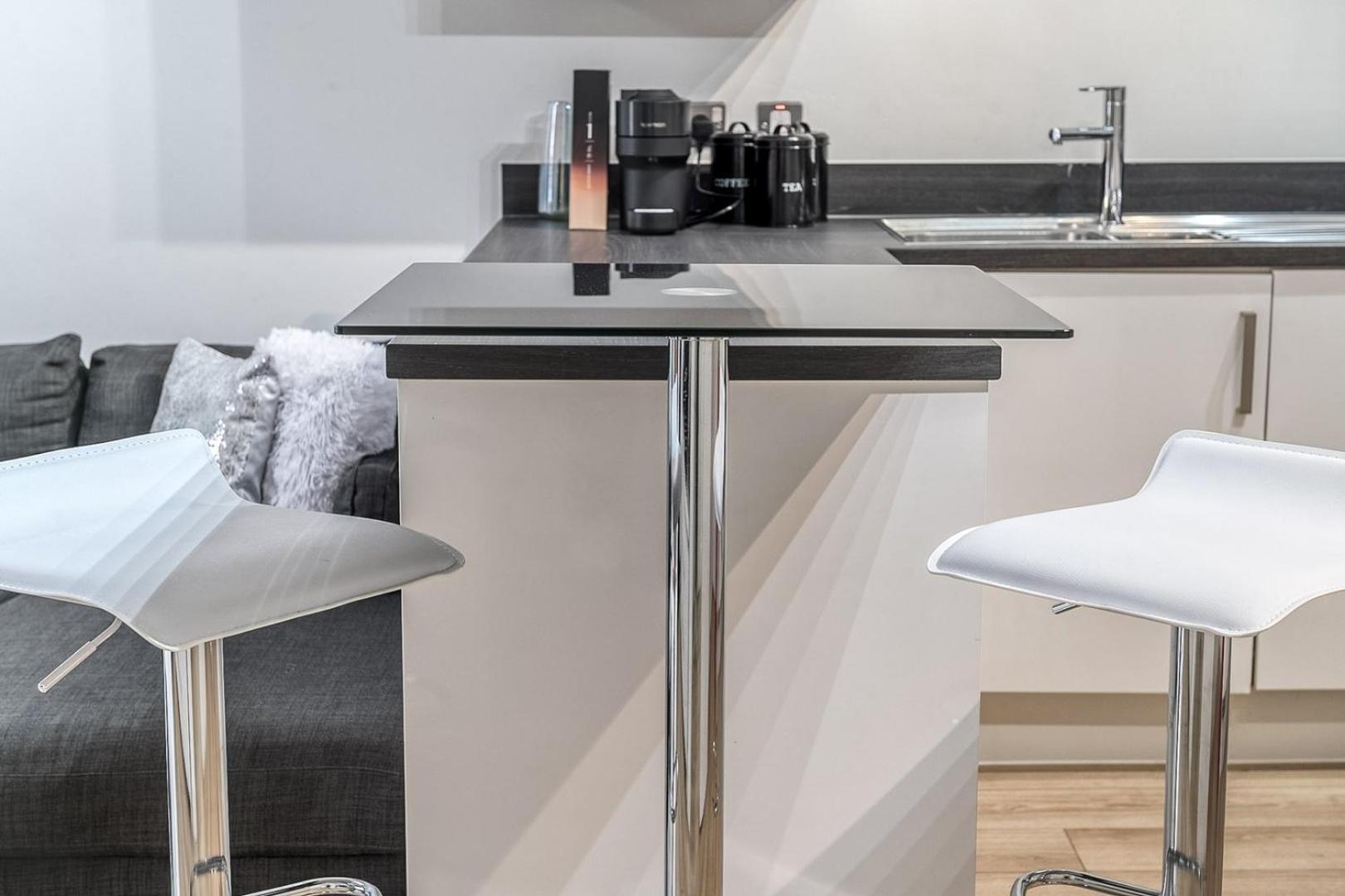 Canning Town Pied-a-terre Apartment London
