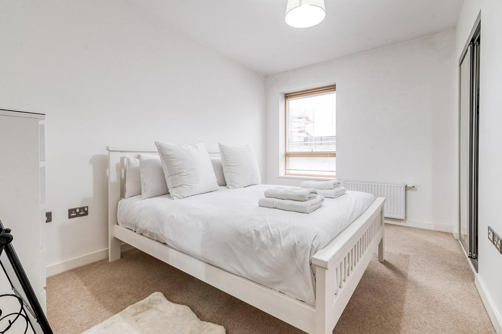 Canning Town Pied-a-terre Apartment *