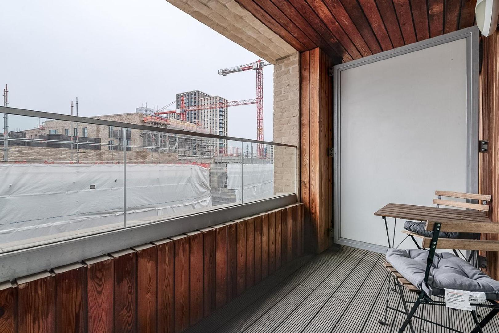 Canning Town Pied-a-terre Apartment