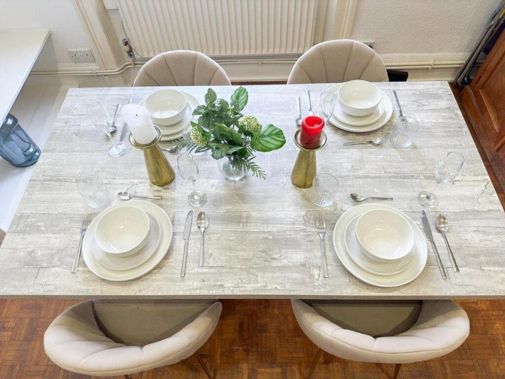 Luxurious Premium Homes In Camden Town Apartment *