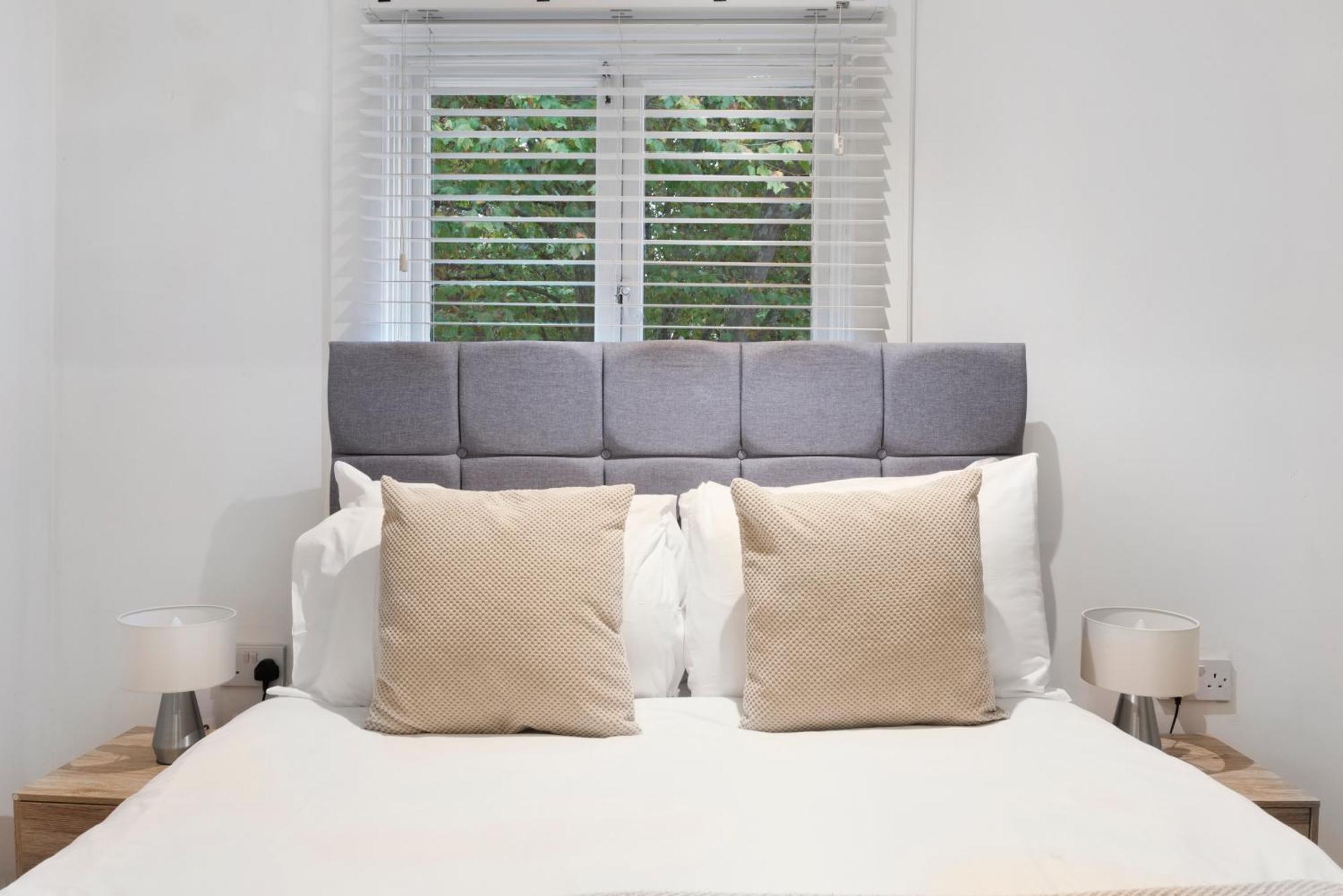 Apartment 2 Bed Piccadilly 4 London