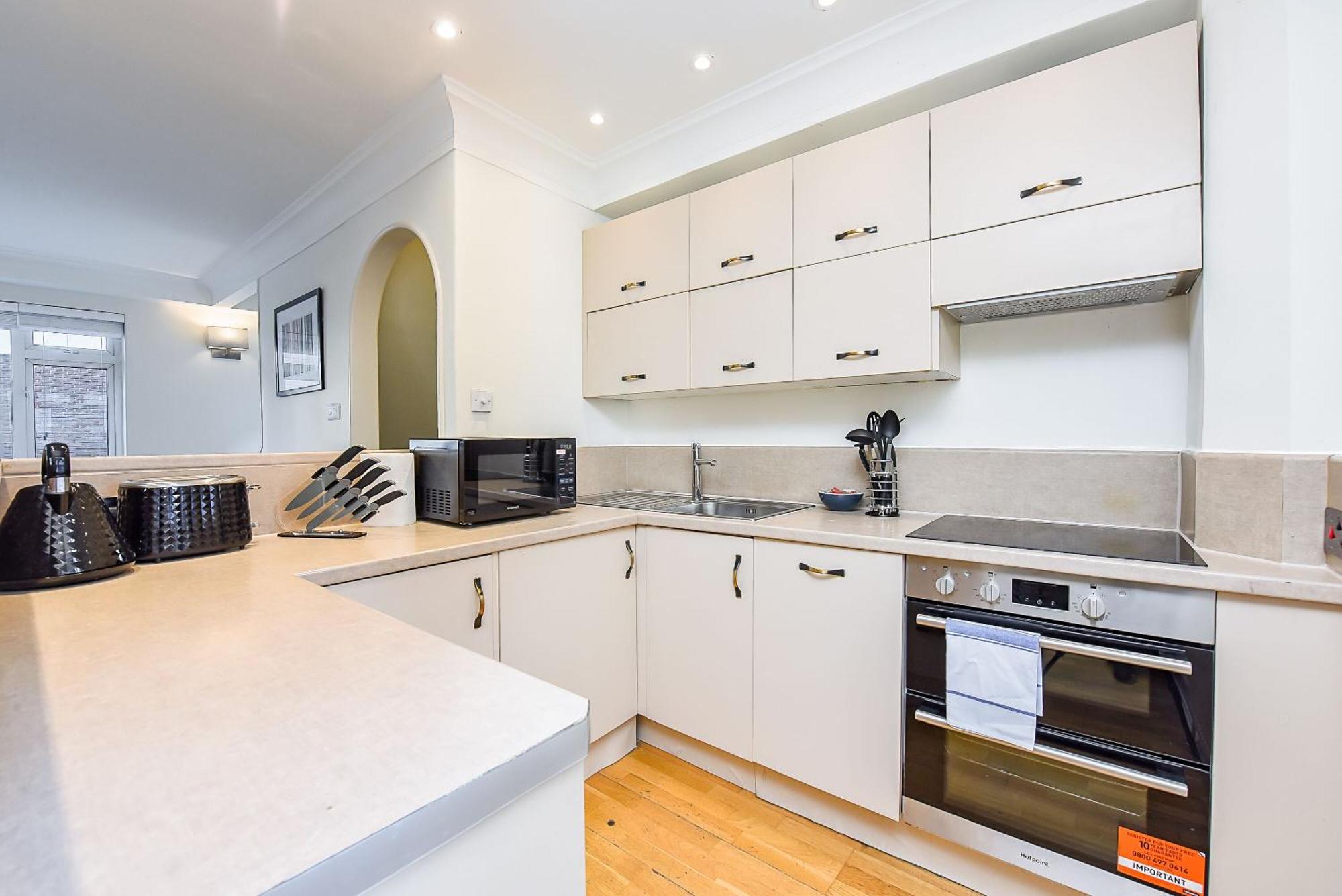 Apartment Split Level 2 Bed Apartment- Mayfair London