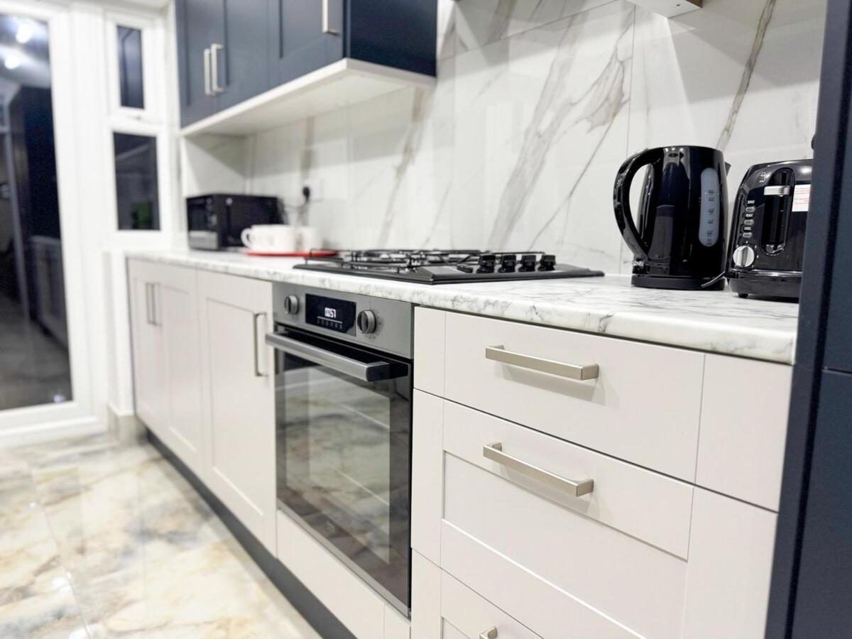 Apartment North Spacious 7- Bedroom House *