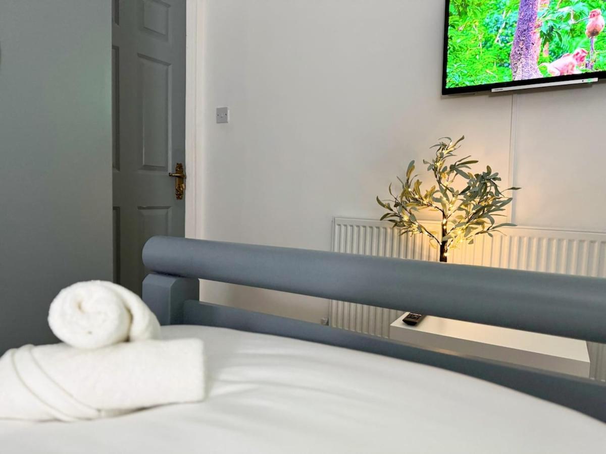 Apartment North Spacious 7- Bedroom House *