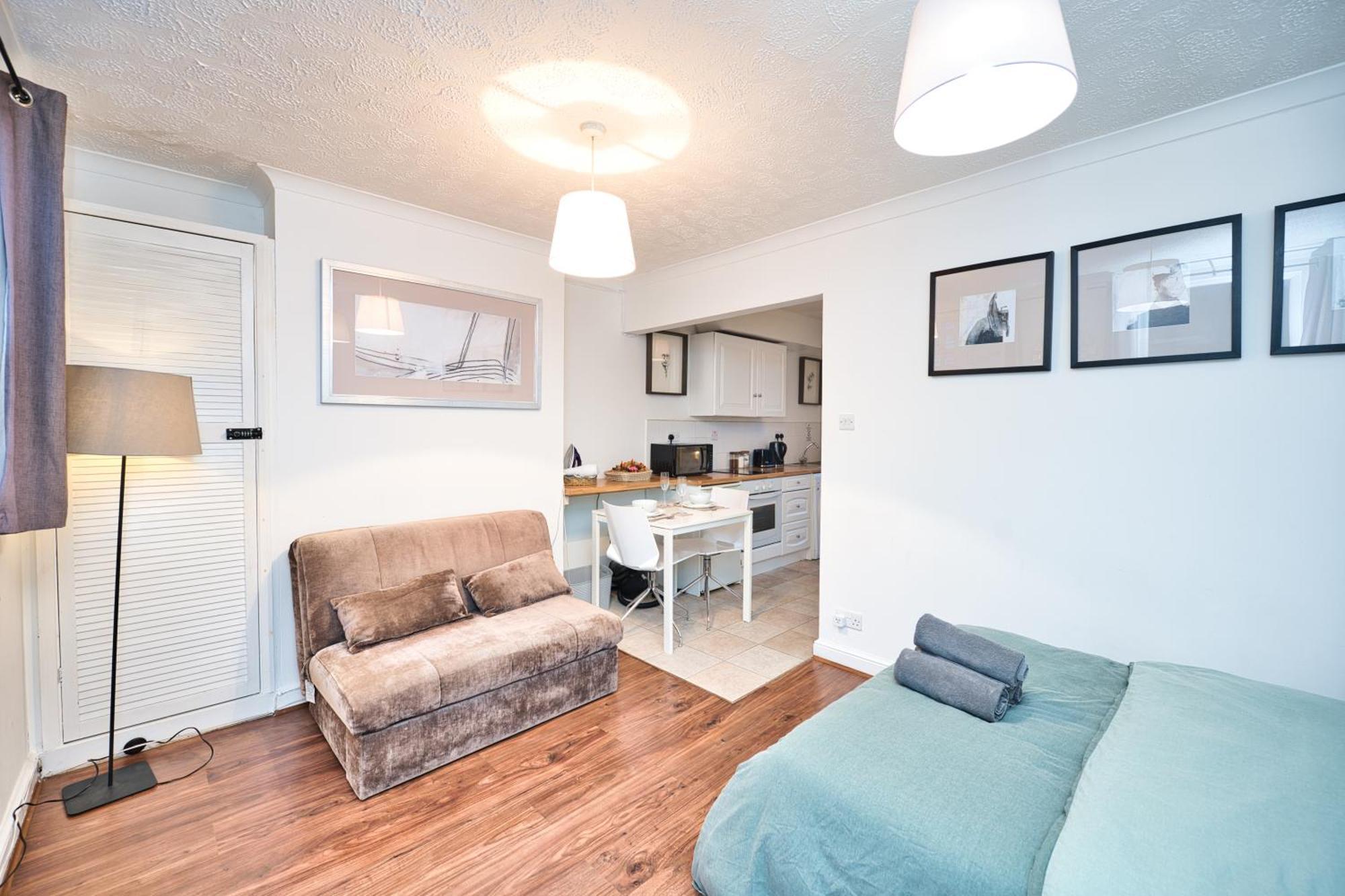 Hackney Road Apartment