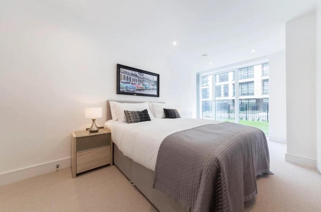 Large Modern 1 Bed Canary Wharf With Great Transport Links Apartment