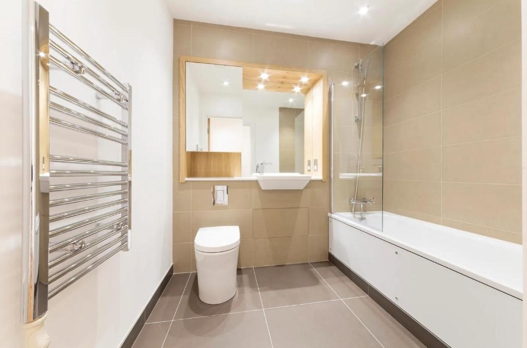 Apartment Large Modern 1 Bed Canary Wharf With Great Transport Links London