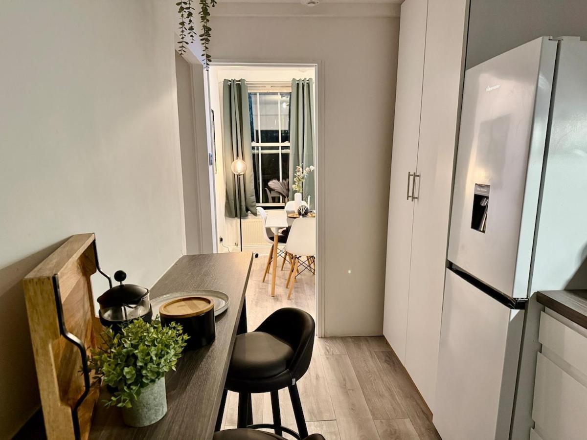 Escape In Style Flat With Everything Need Apartment London