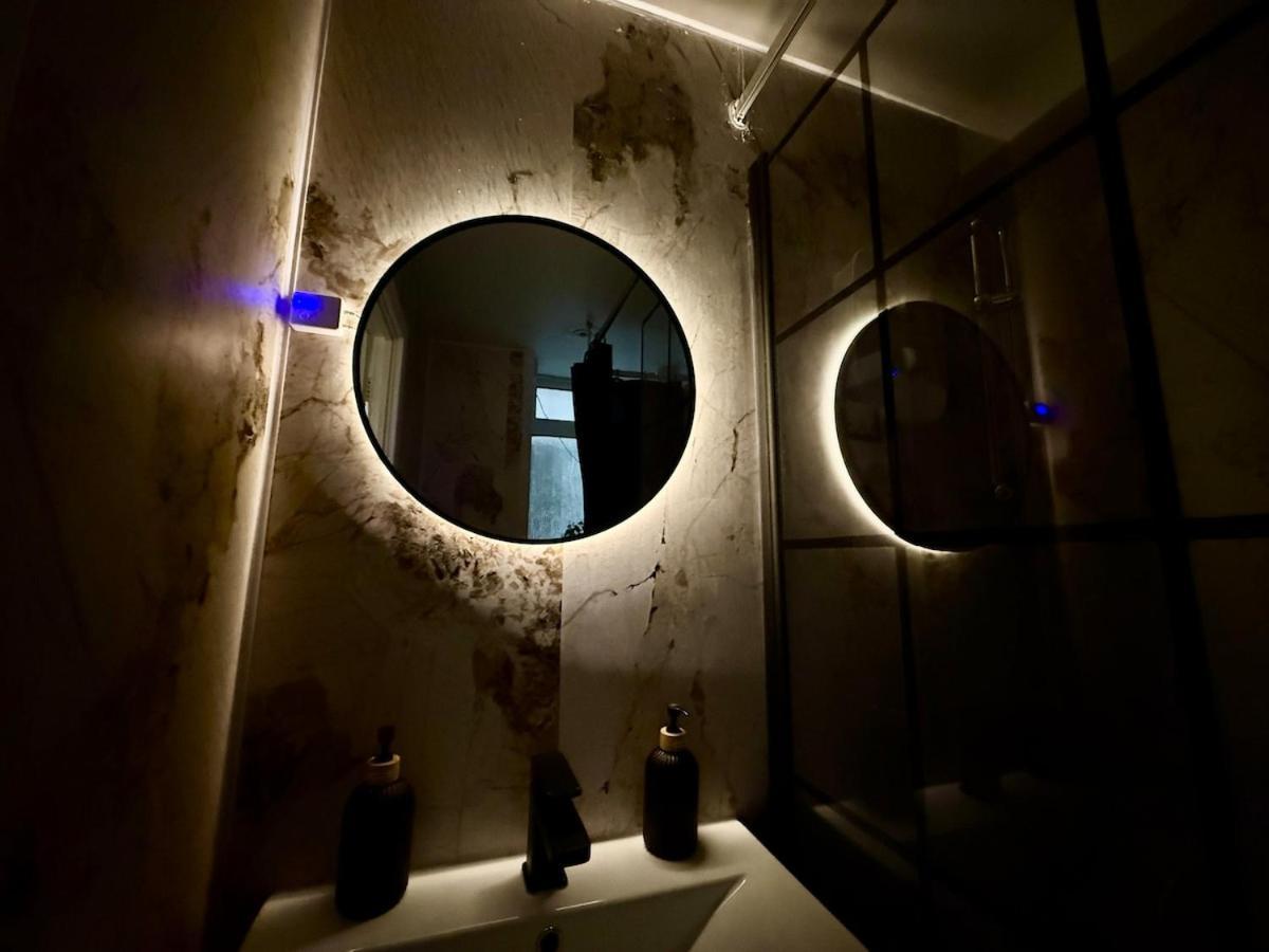 Escape In Style Flat With Everything Need Apartment London