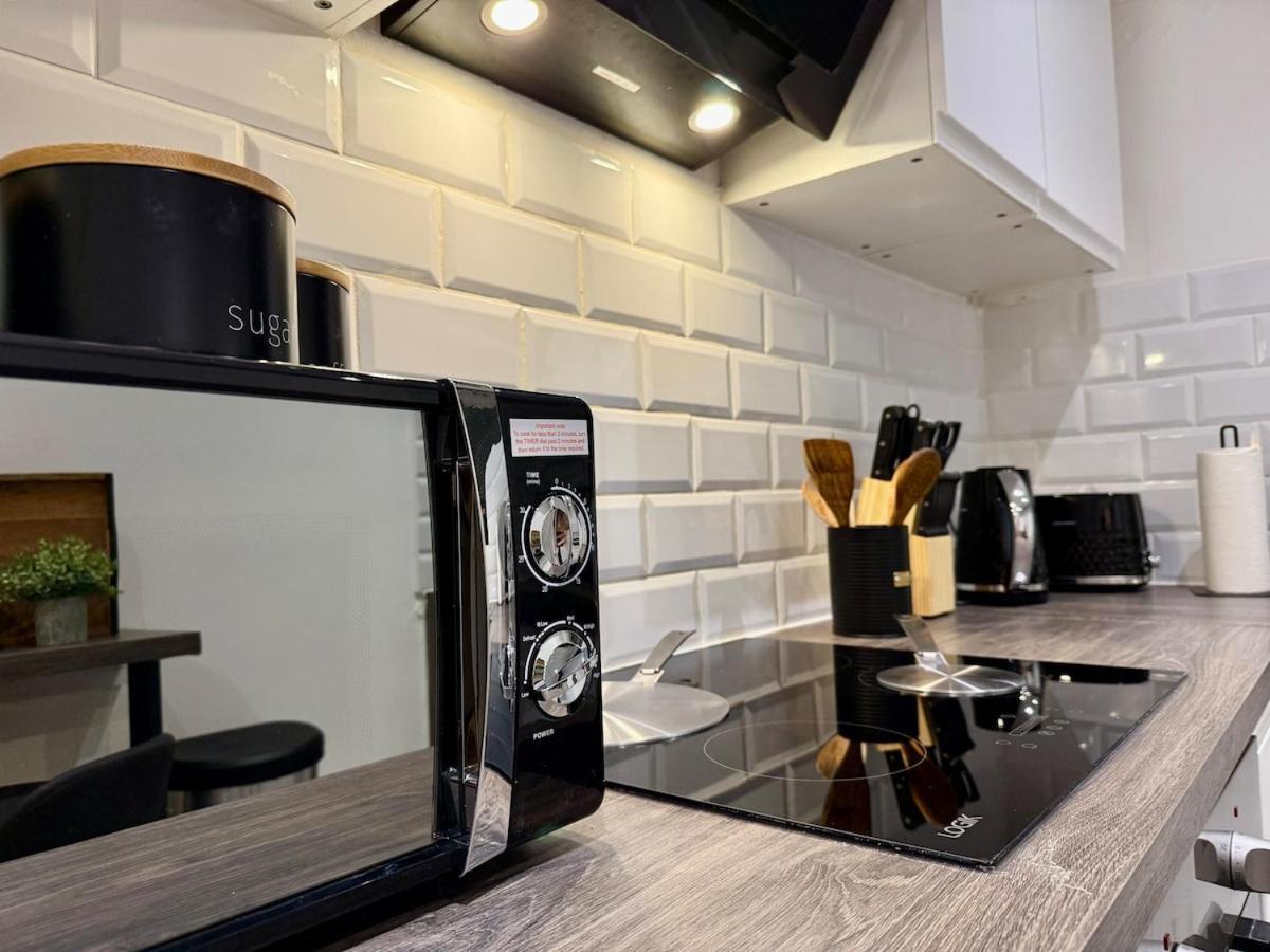 Apartment Escape In Style Flat With Everything Need