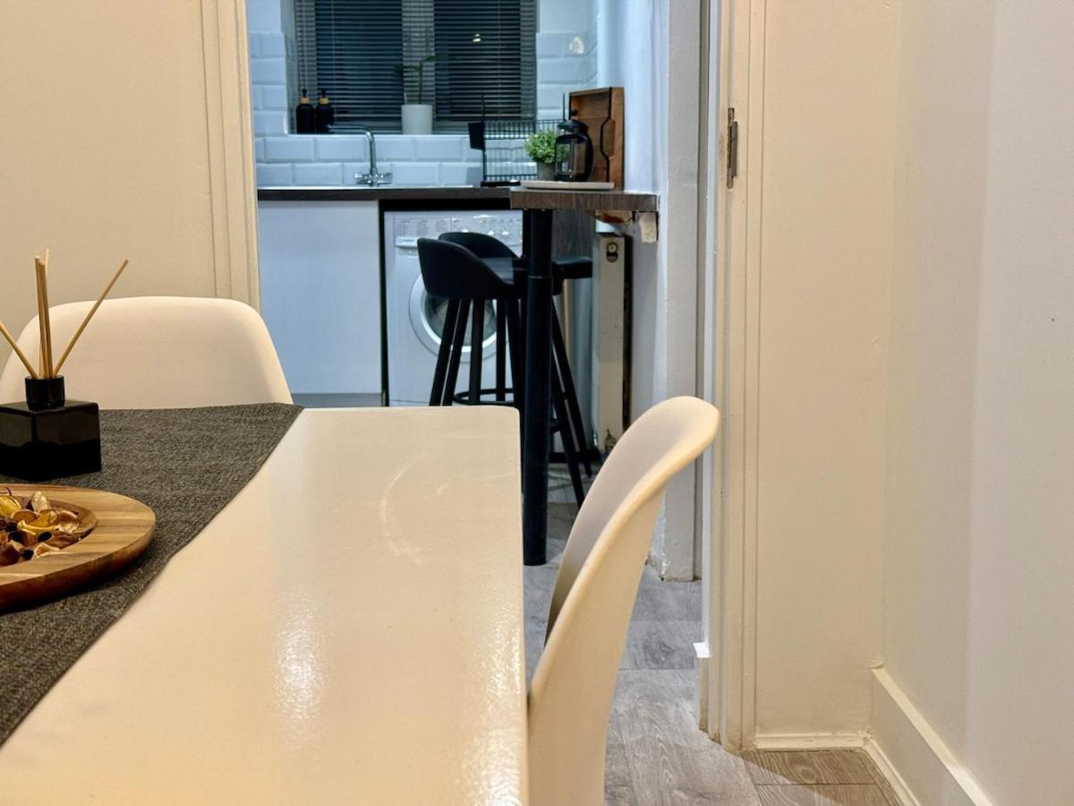 Escape In Style Flat With Everything Need Apartment London