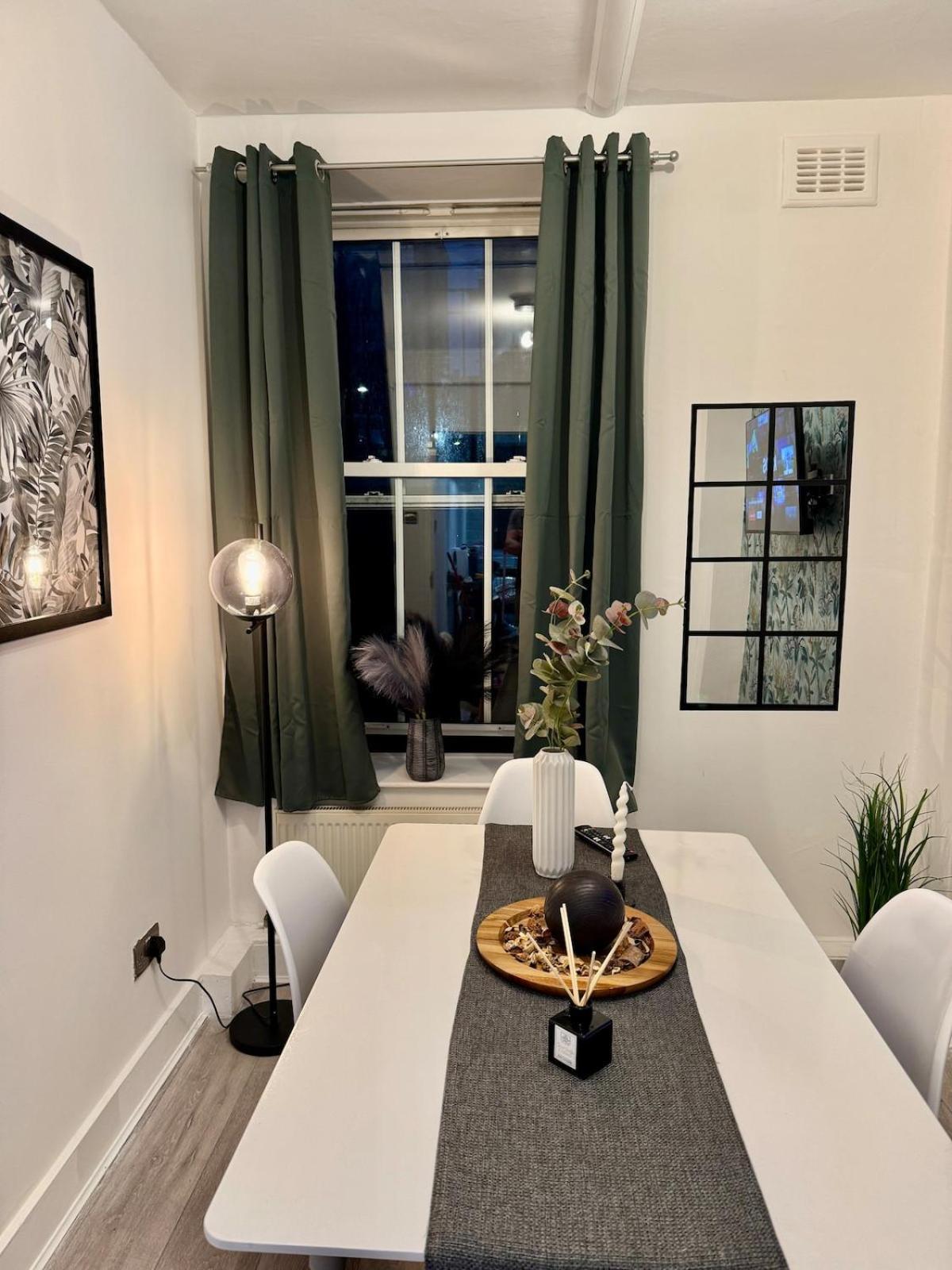 Apartment Escape In Style Flat With Everything Need