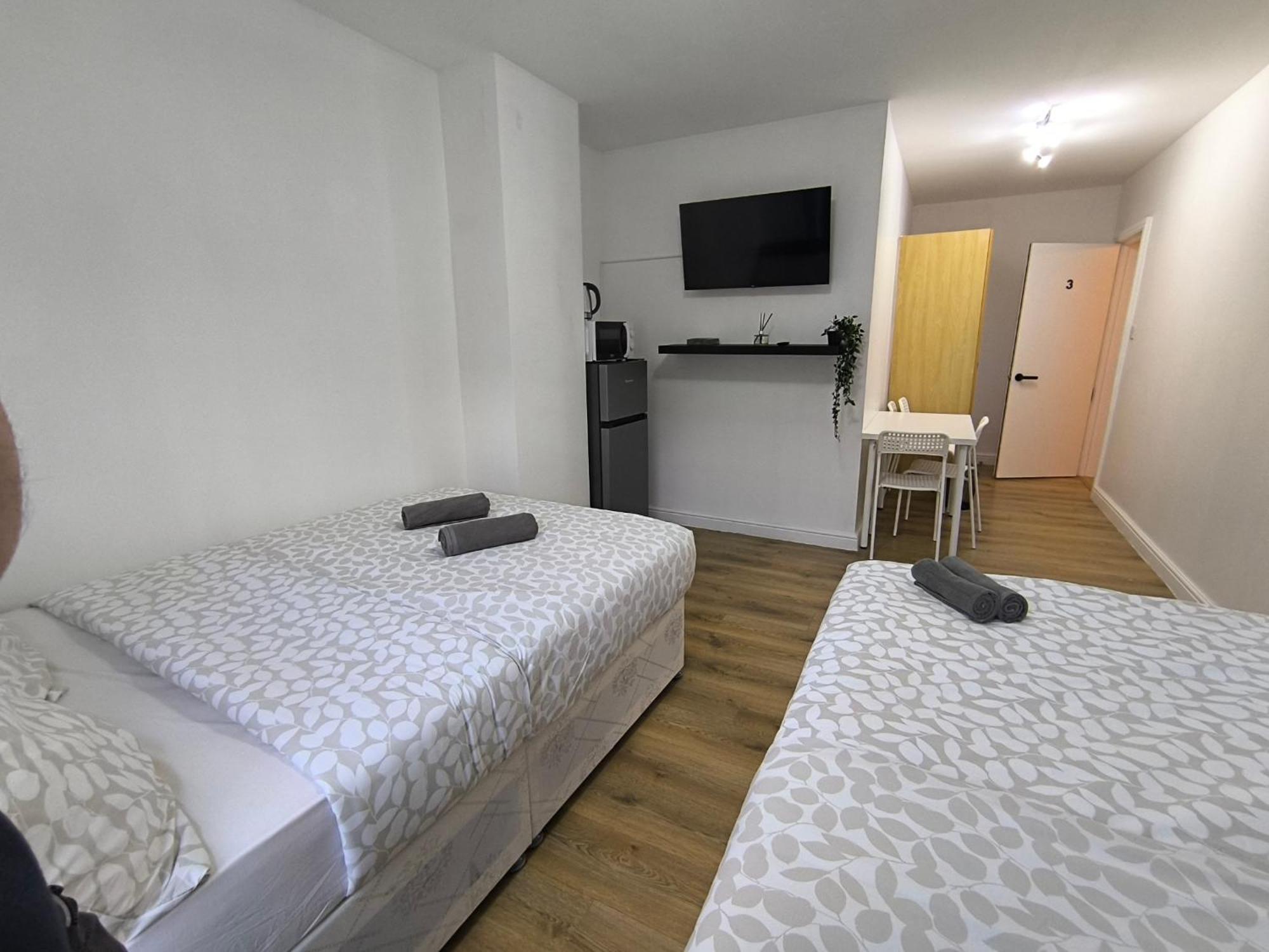 4 Pers Studio Style Room Near South Wimledon Station R3 Guest house *