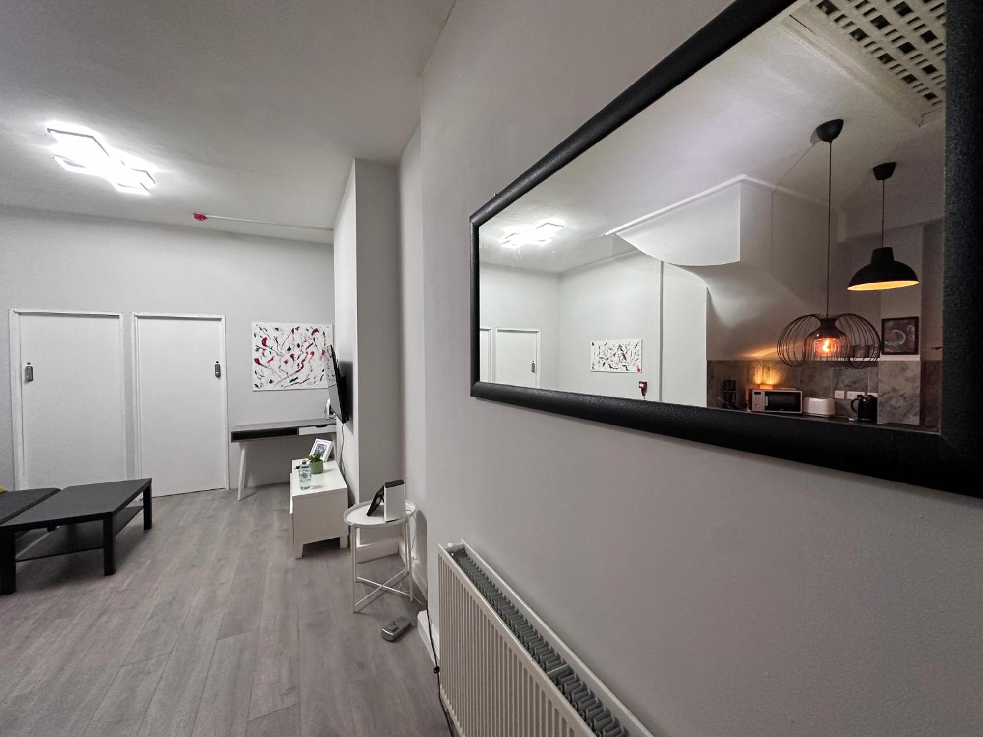 Shad Apartment *