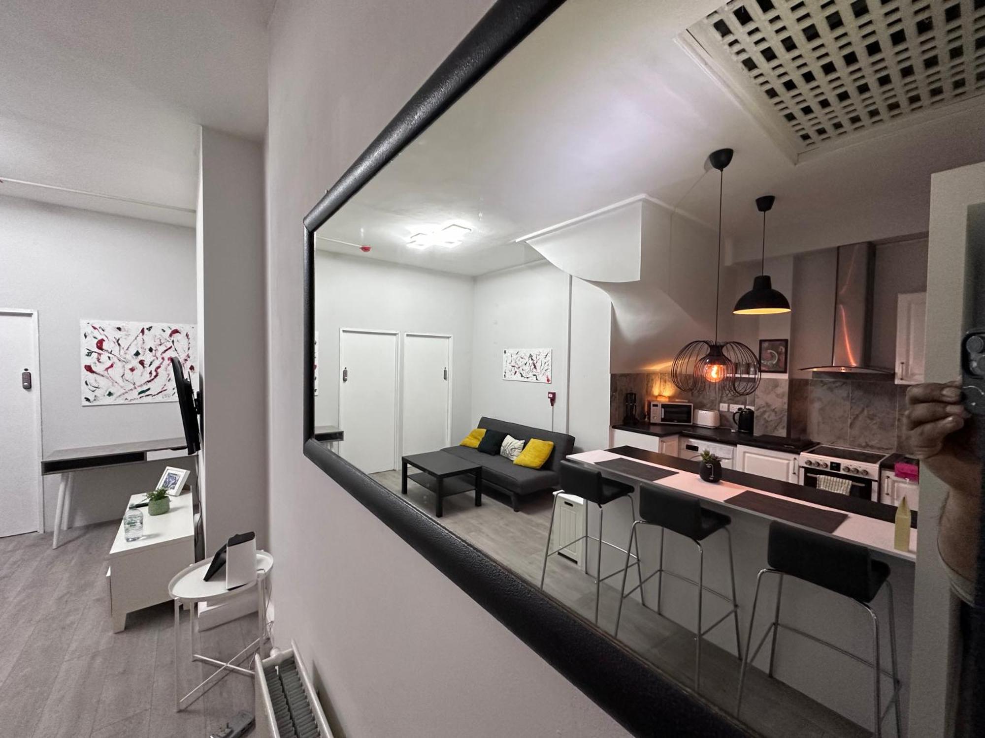 Shad Apartment *