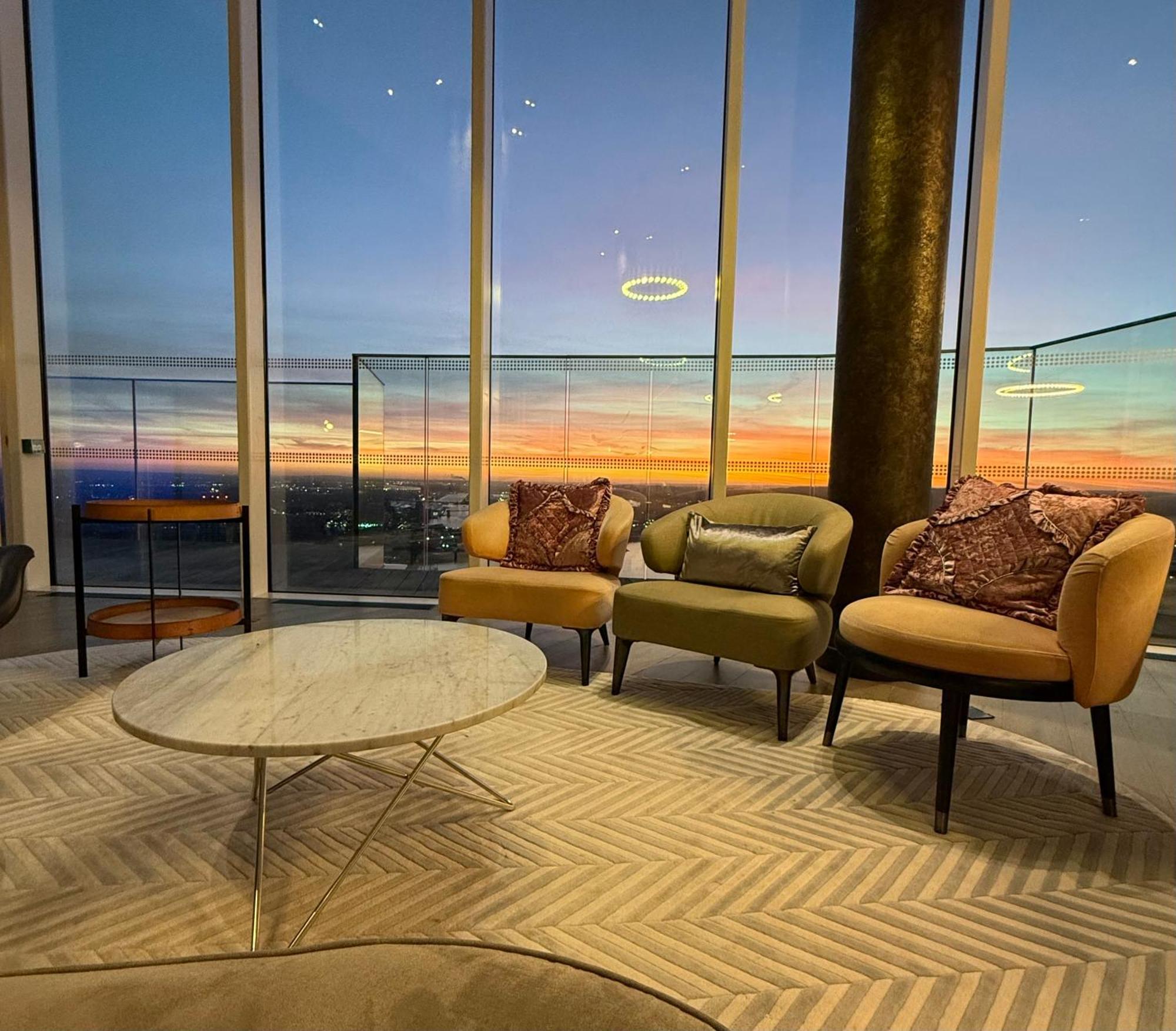 Apartment Luxury Modern 2 Bed Flat With Balcony And View - Canary Wharf Center London