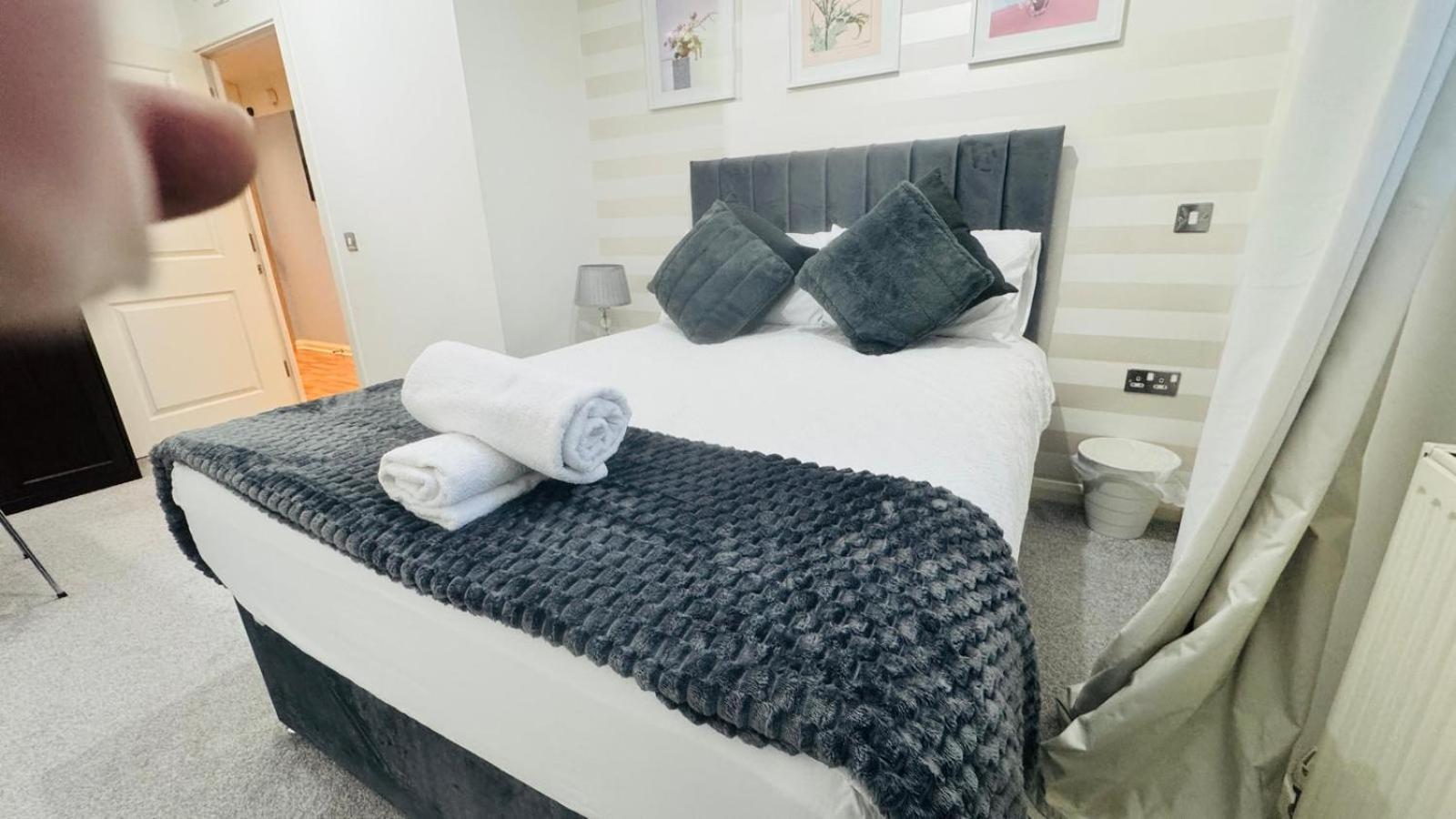 Entire Next To Canary Wharf In Apartment London