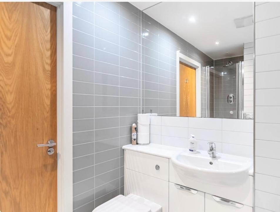 Apartment O2 & Excel Zone 2 Sleeps 6