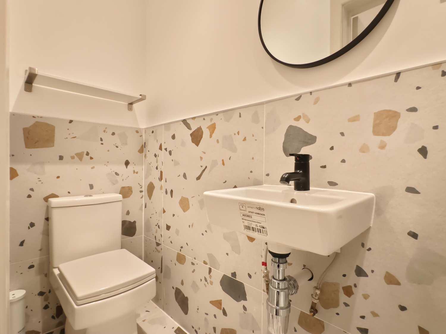 Morden Stratford 2 With Shared Bathroom Guest house *