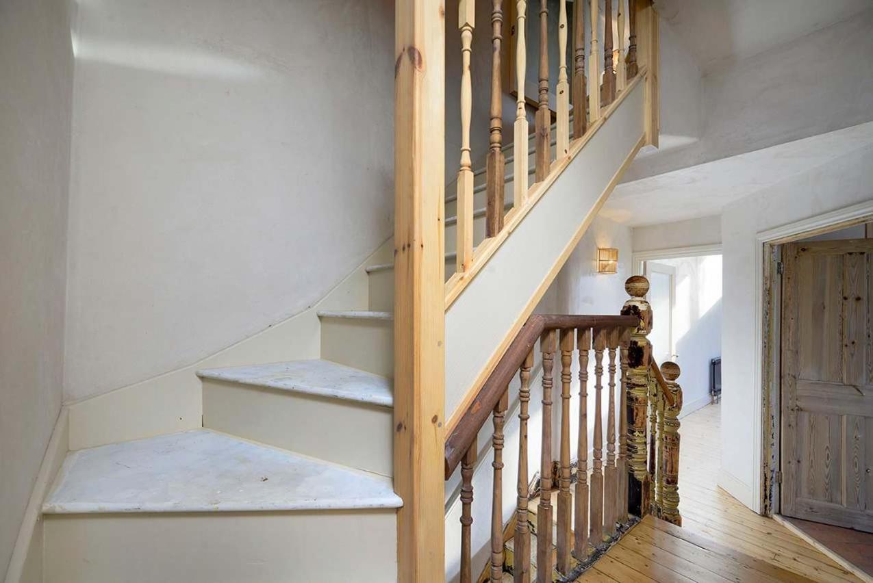 Amazing With Free Parking * London