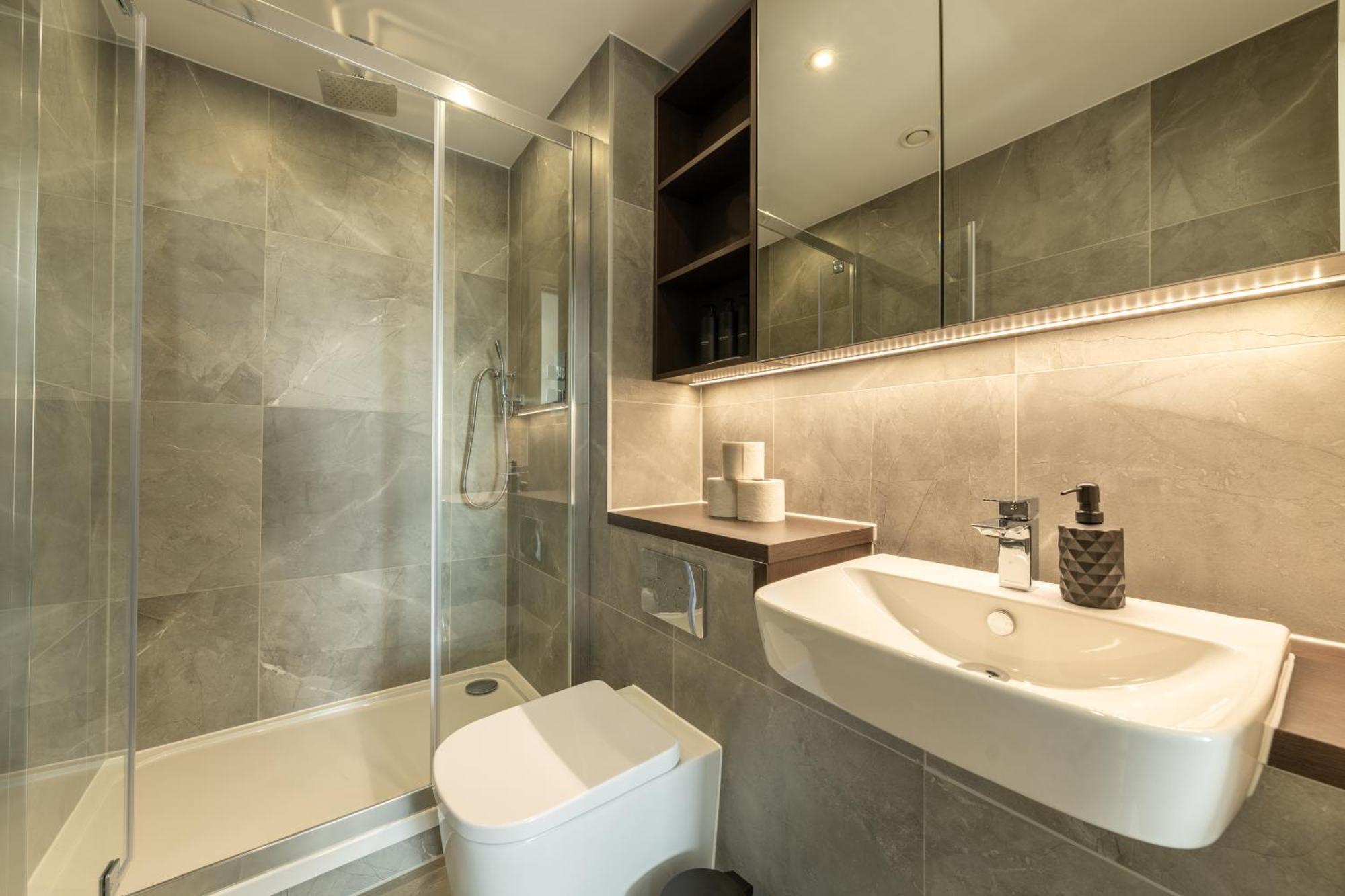 Mitre Haring By Artsy Apartment