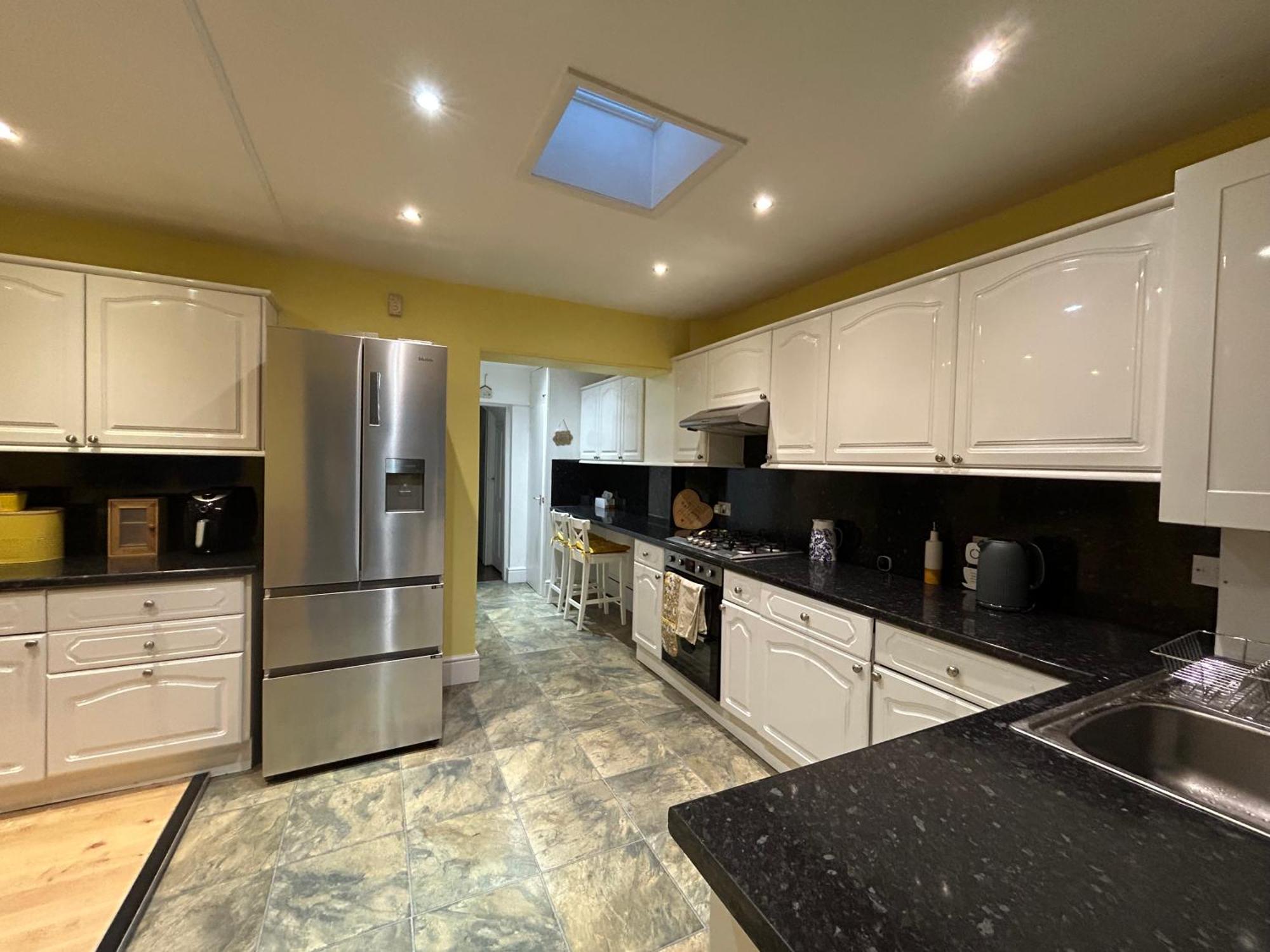 Cozy 3 Bed Near Greenwich Fast Wifi & Free Parking Apartment