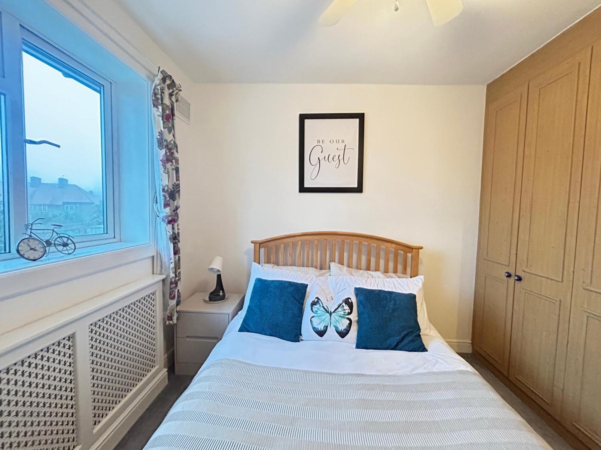Cozy 3 Bed Near Greenwich Fast Wifi & Free Parking * London