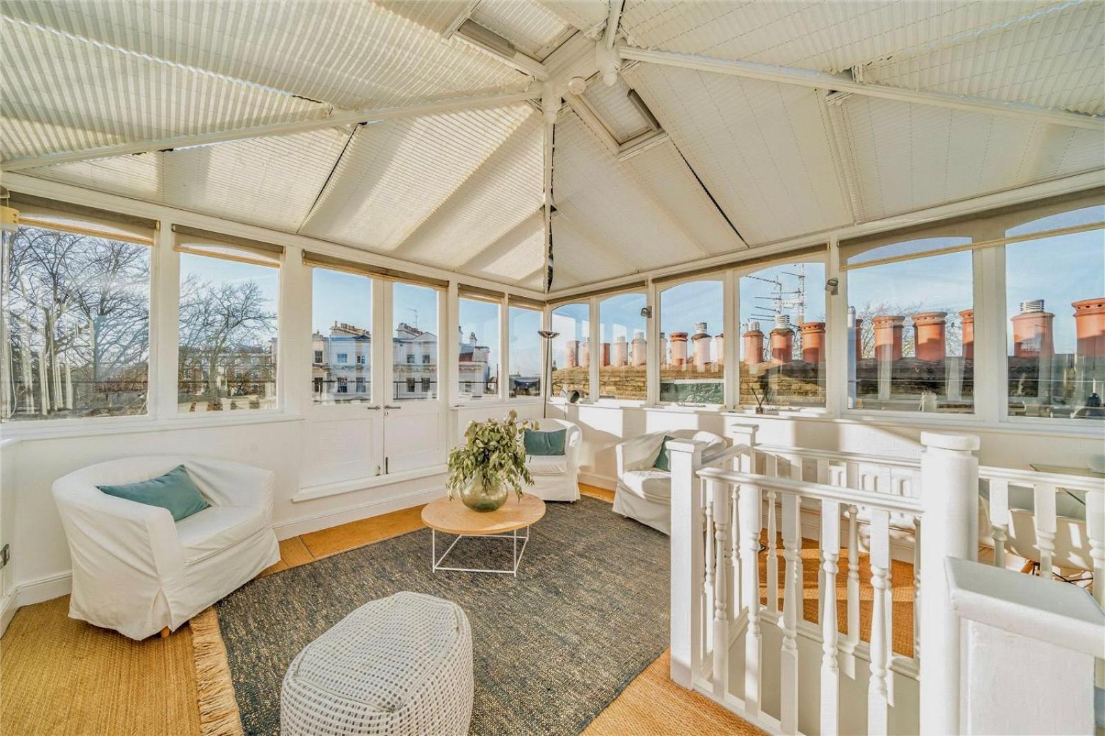 Prime Notting Hill, Luxurious 2 Beds, Roof Terrace Apartment London