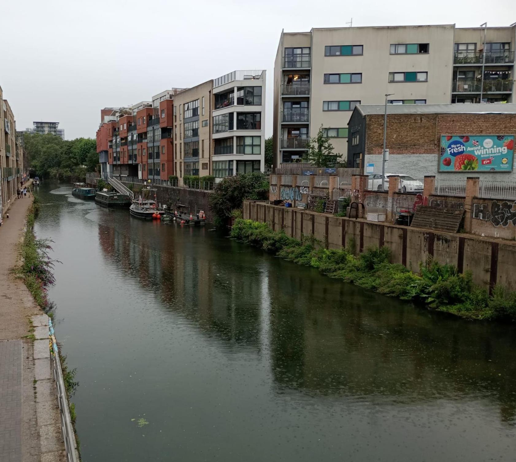 1- Bedroom Flat In London, Sleeps 4, Good Transport Link Apartamento Londres