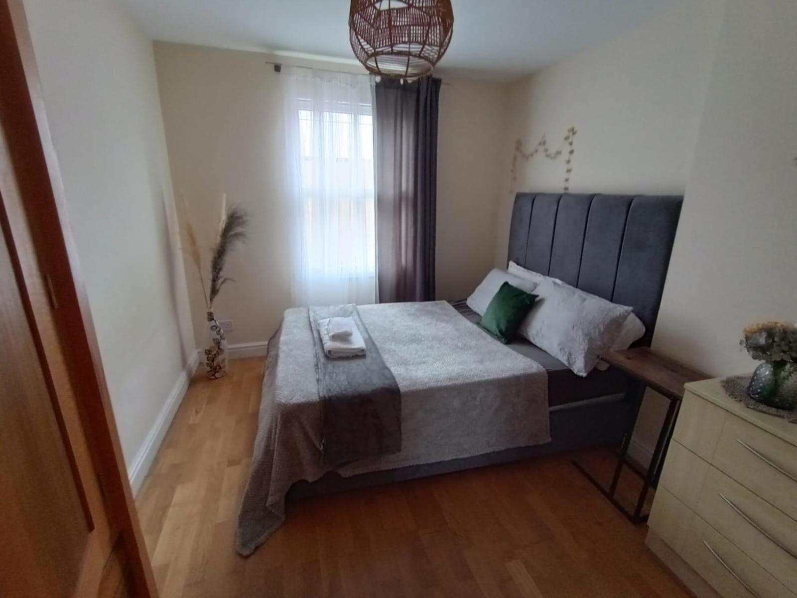 1- Bedroom Flat In London, Sleeps 4, Good Transport Link Apartamento *