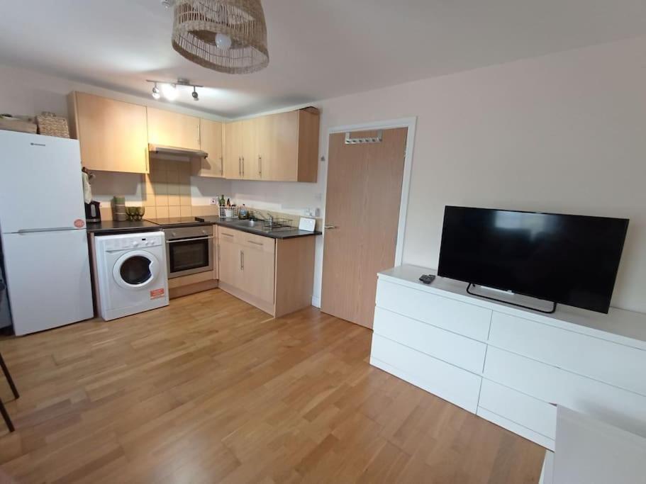 Apartamento 1- Bedroom Flat In London, Sleeps 4, Good Transport Link Londres