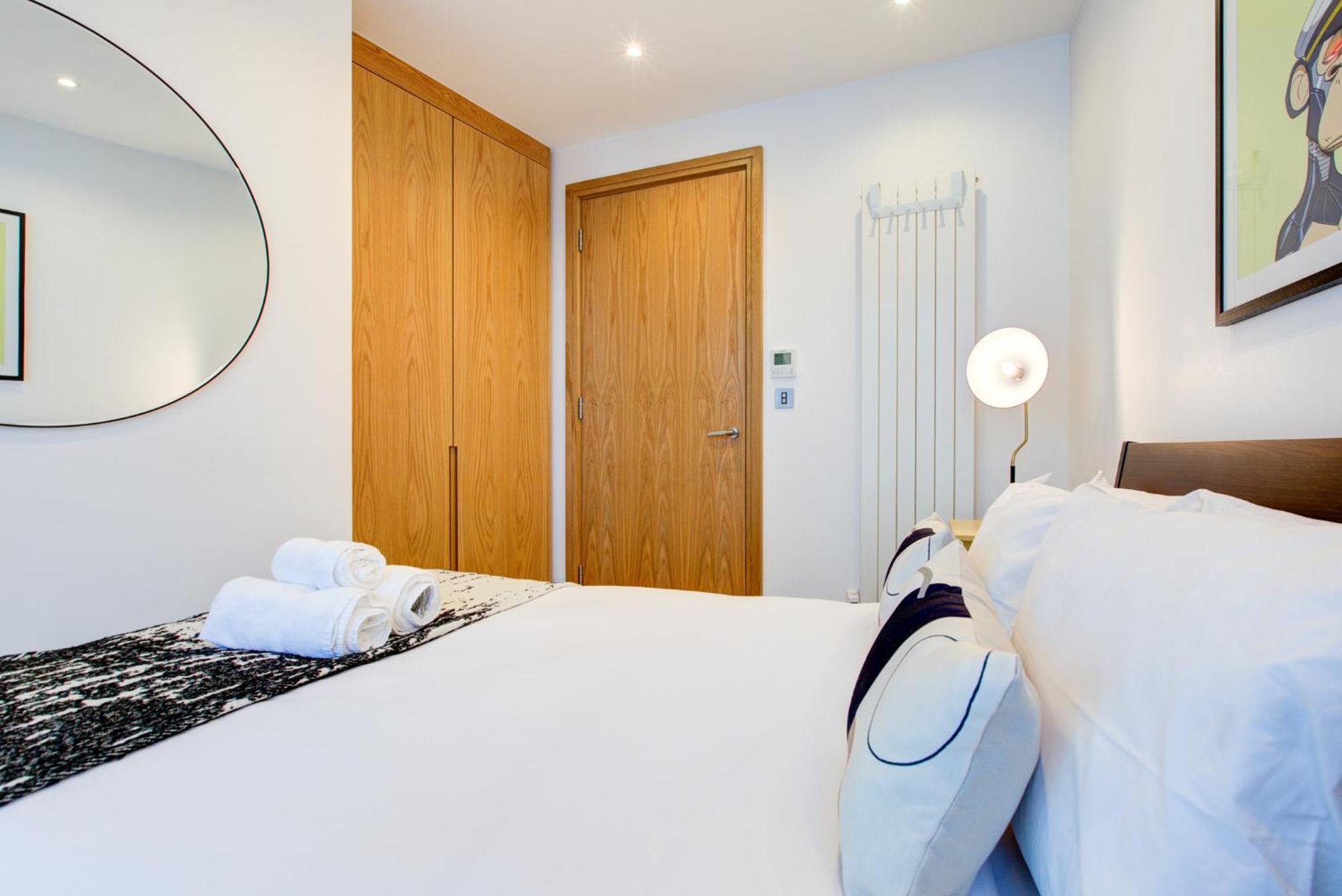 Apes Tower 2 By Artsy Apartment London