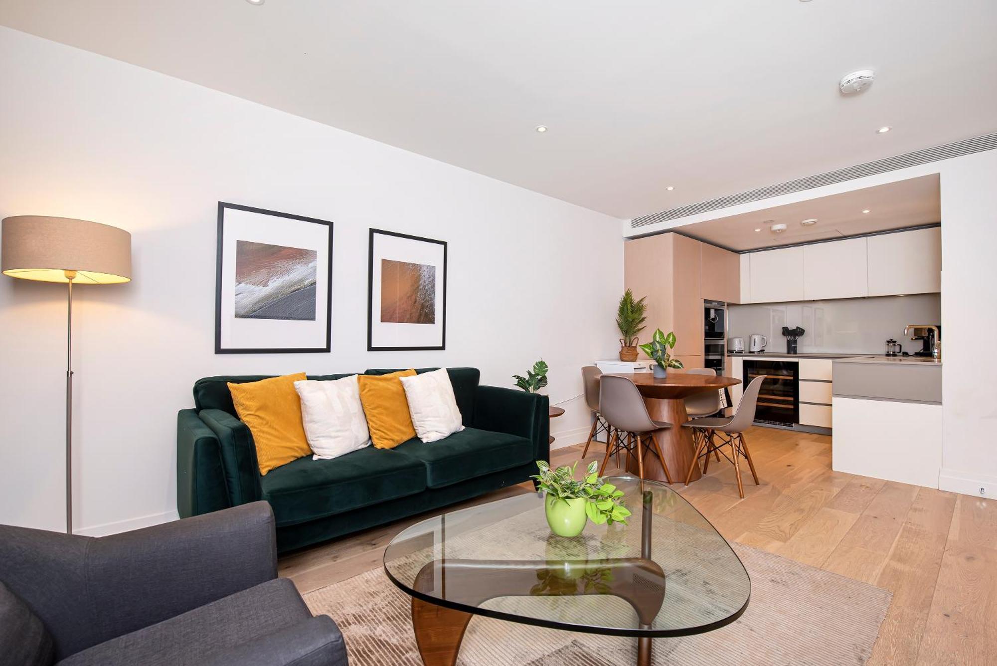 Stylish 2 Bed Close To Battersea Power Station * London