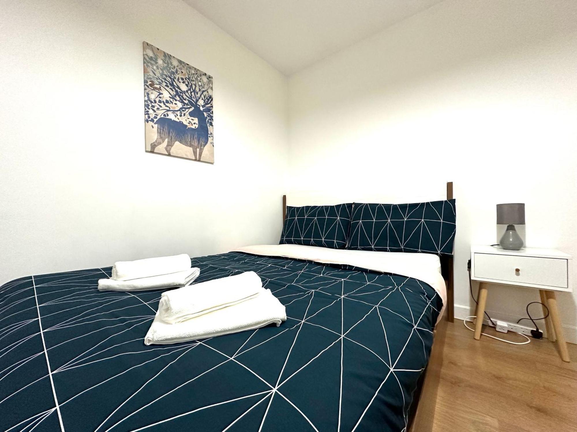 Laburnum House-comfortable Near Of Homestay