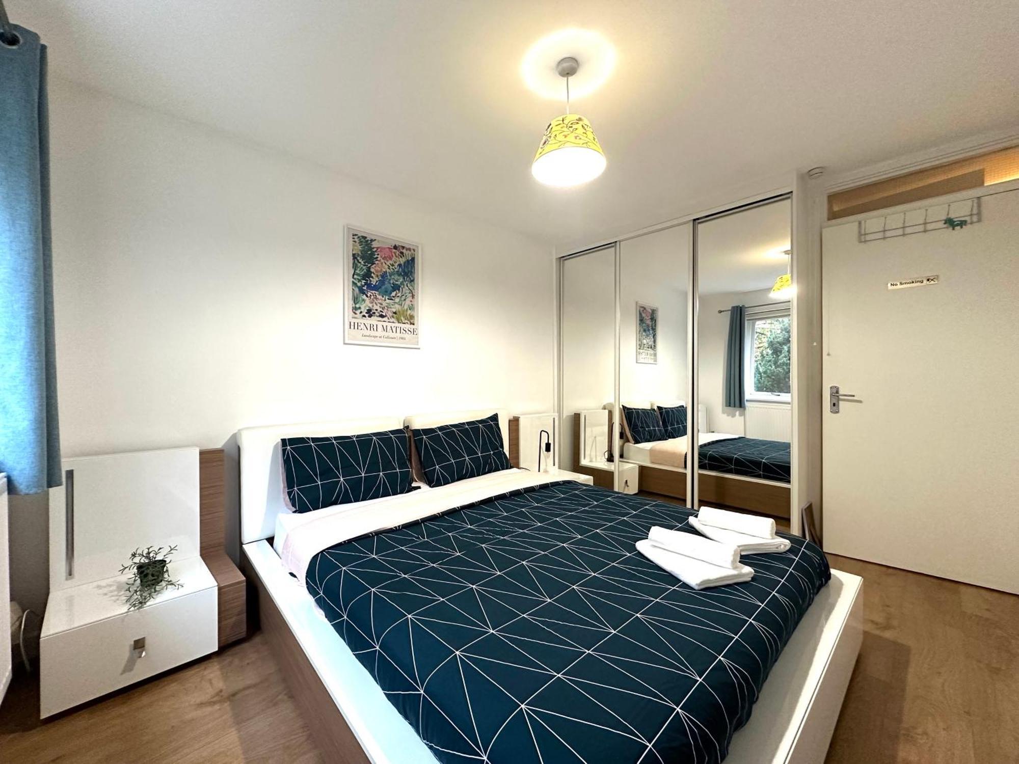 Homestay Laburnum House-comfortable Near Of London