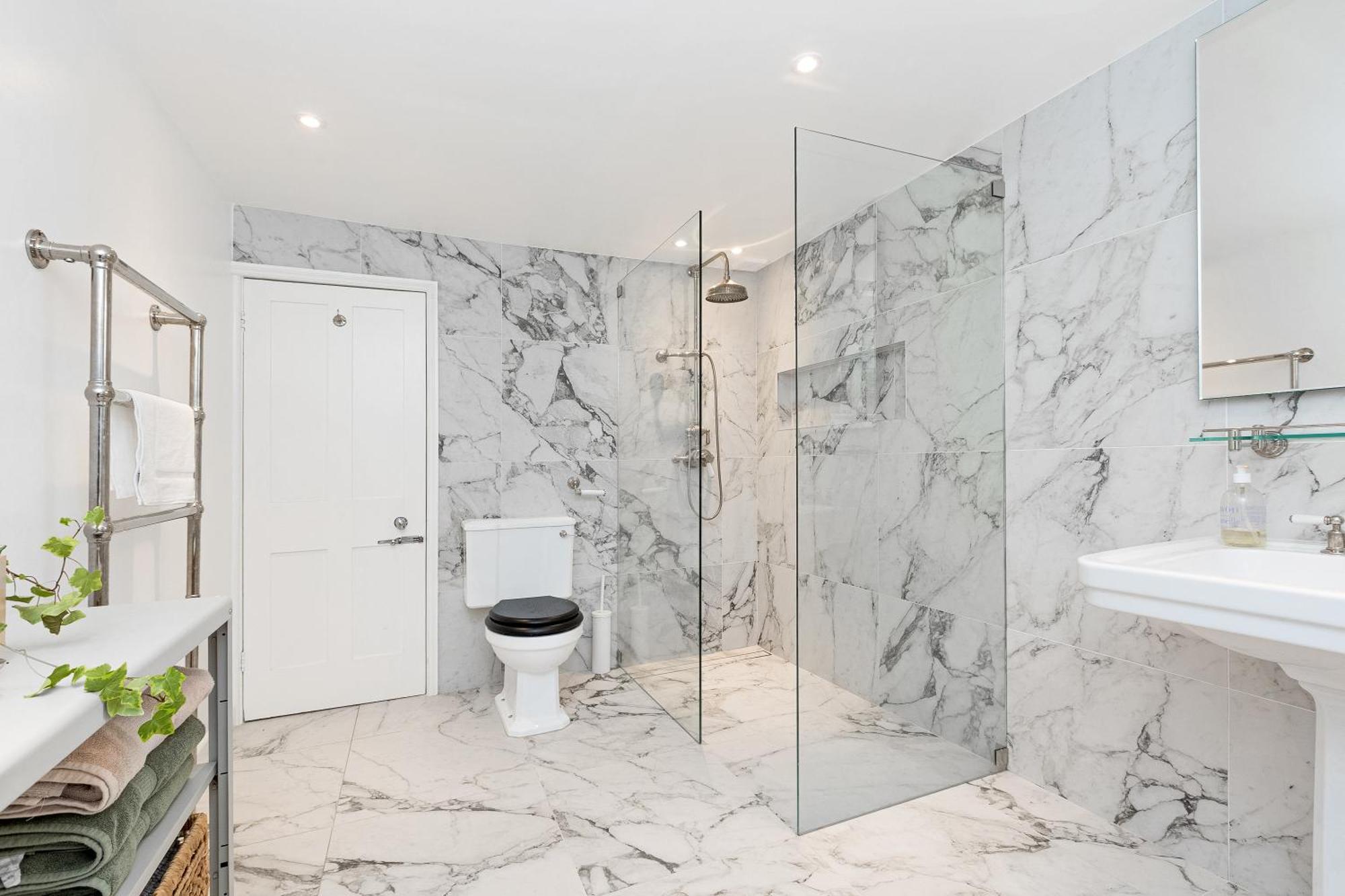 Apartment 3br 3lvl Home, Garden & Parking, 5min Greenwich St *