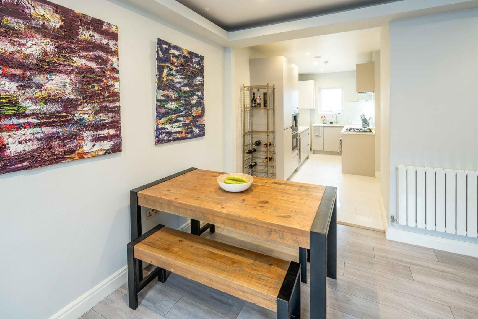 Modern 2b Flat: London, Walk To Landmarks * London