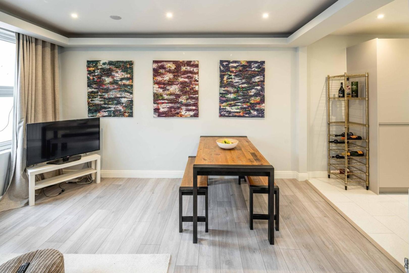 Modern 2b Flat: London, Walk To Landmarks Apartment *
