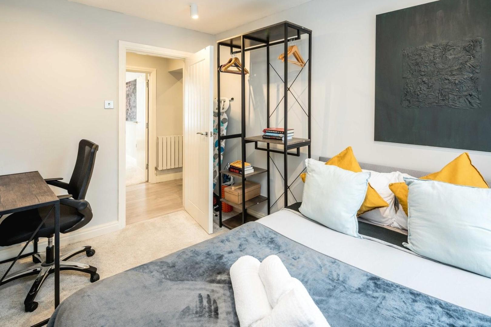 Modern 2b Flat: London, Walk To Landmarks