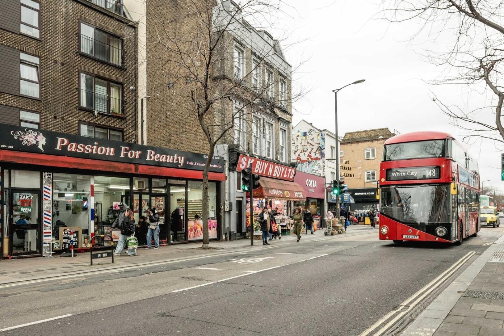 Modern 2b Flat: London, Walk To Landmarks Apartment