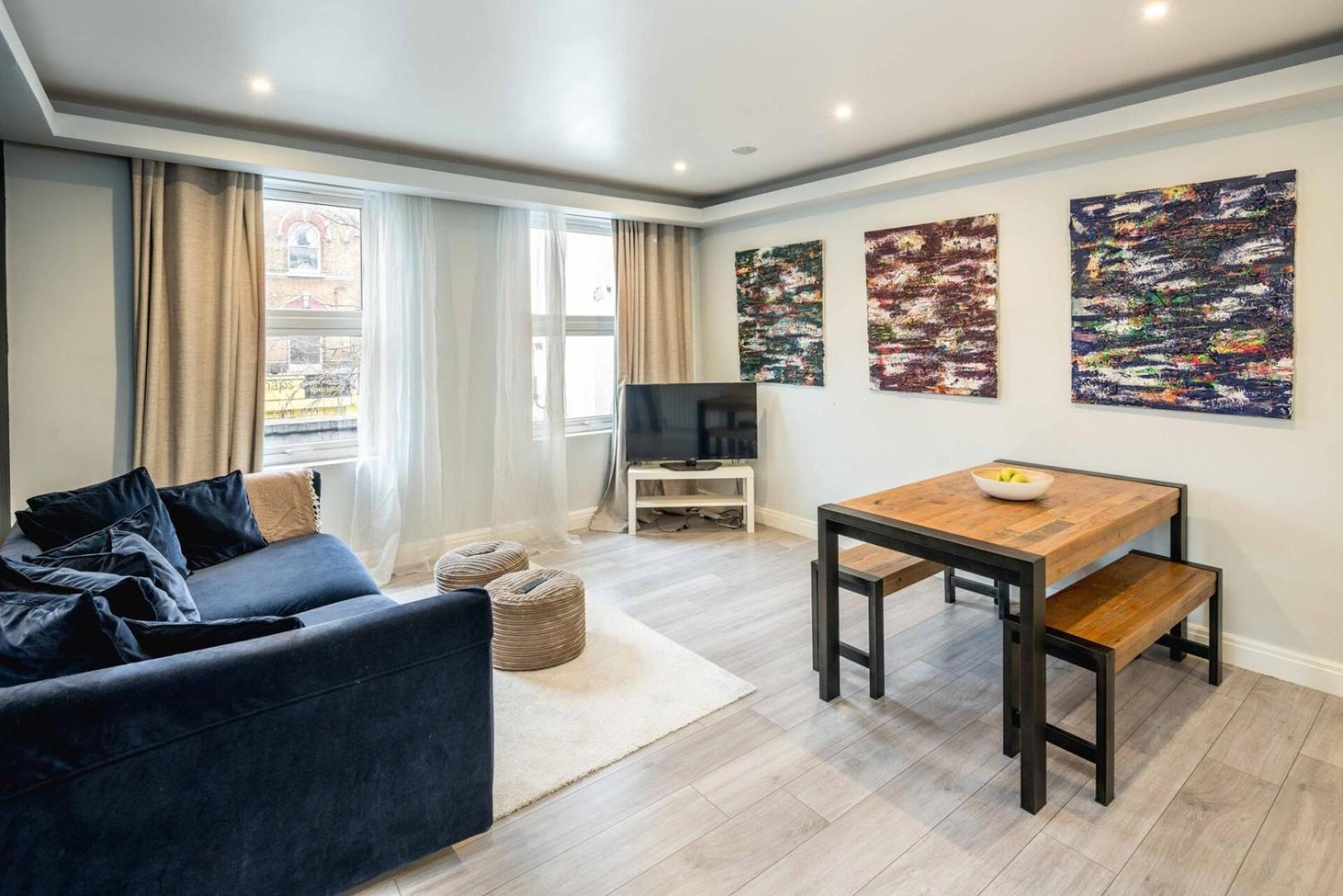Modern 2b Flat: London, Walk To Landmarks Apartment London