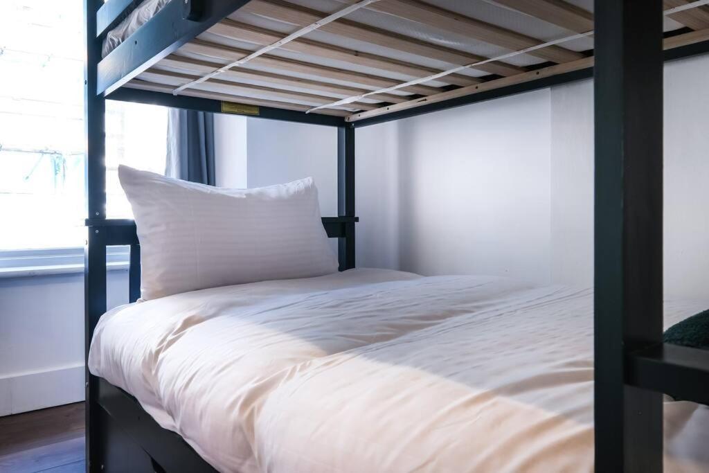Piccadilly Wonderland Sleep 8 Vra Apartment London