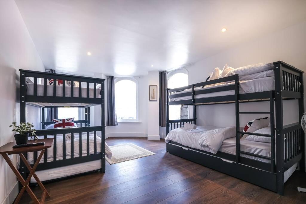 Piccadilly Wonderland Sleep 8 Vra Apartment London