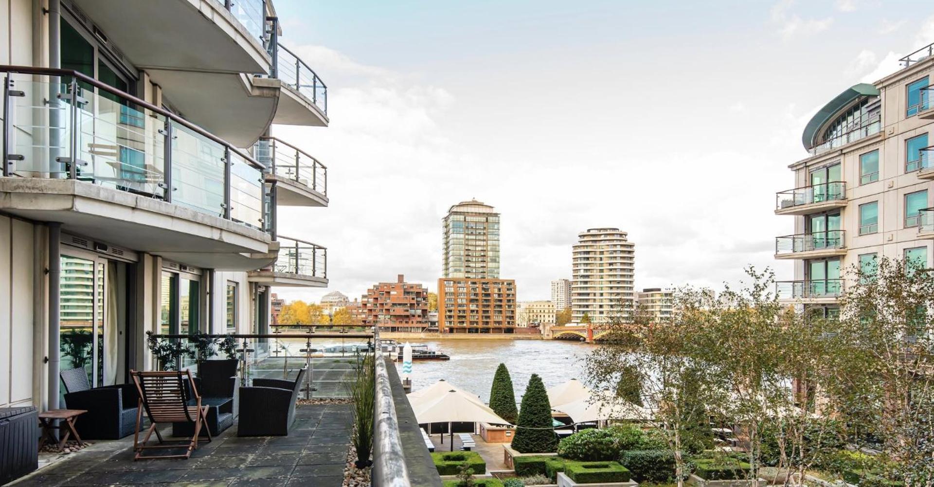 Apartment 2 Bed With Large Terrace *