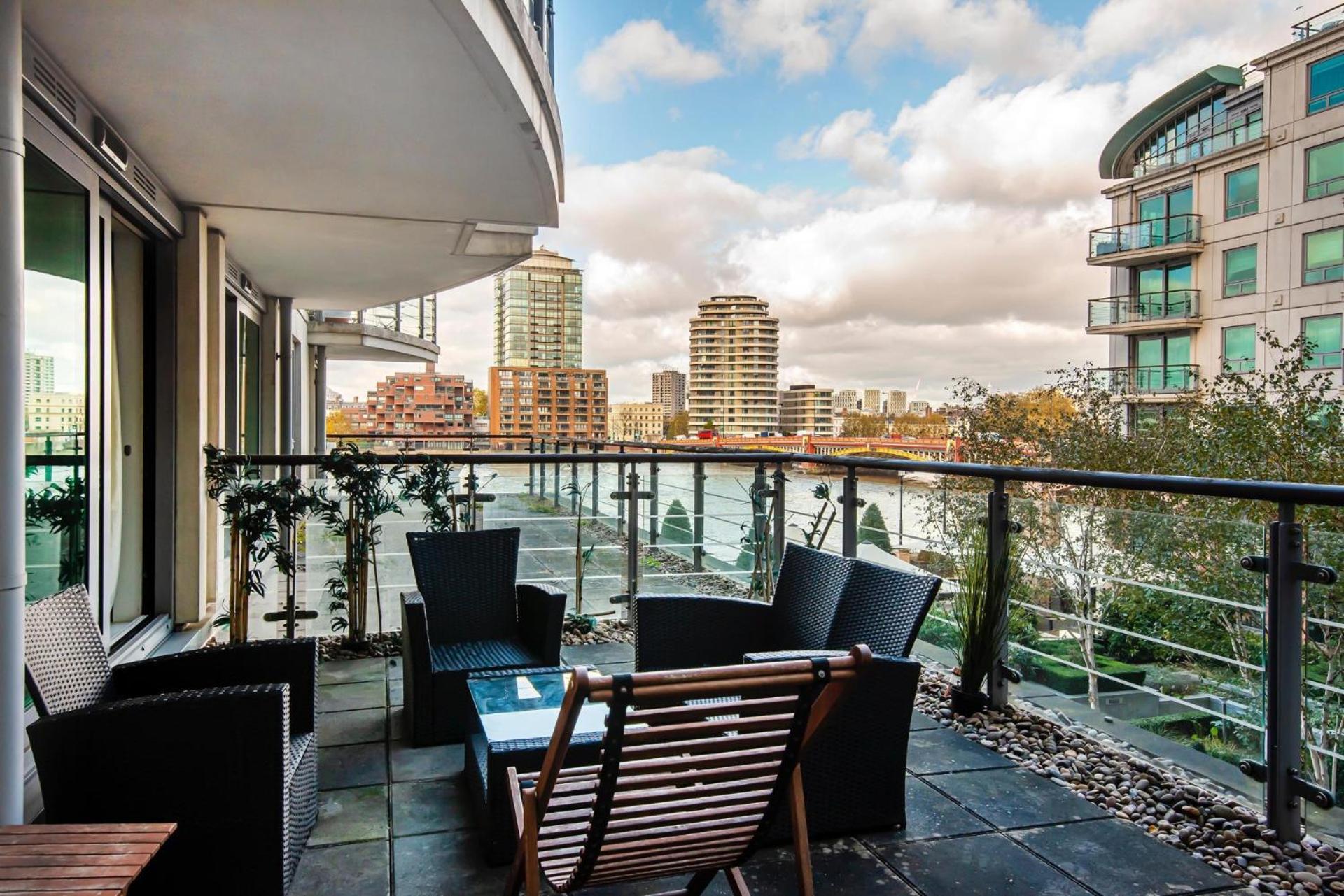 2 Bed With Large Terrace * London