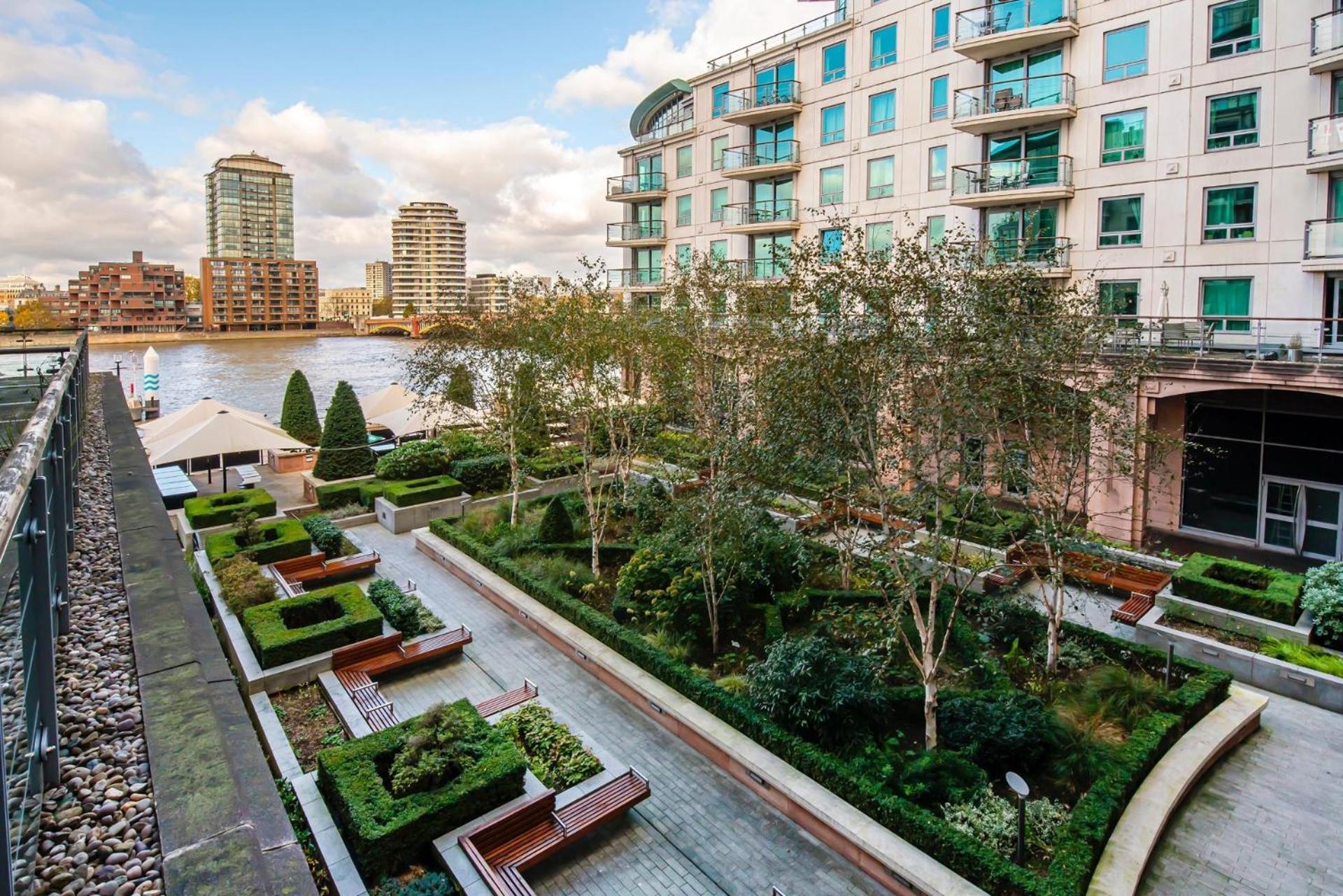 2 Bed With Large Terrace * London