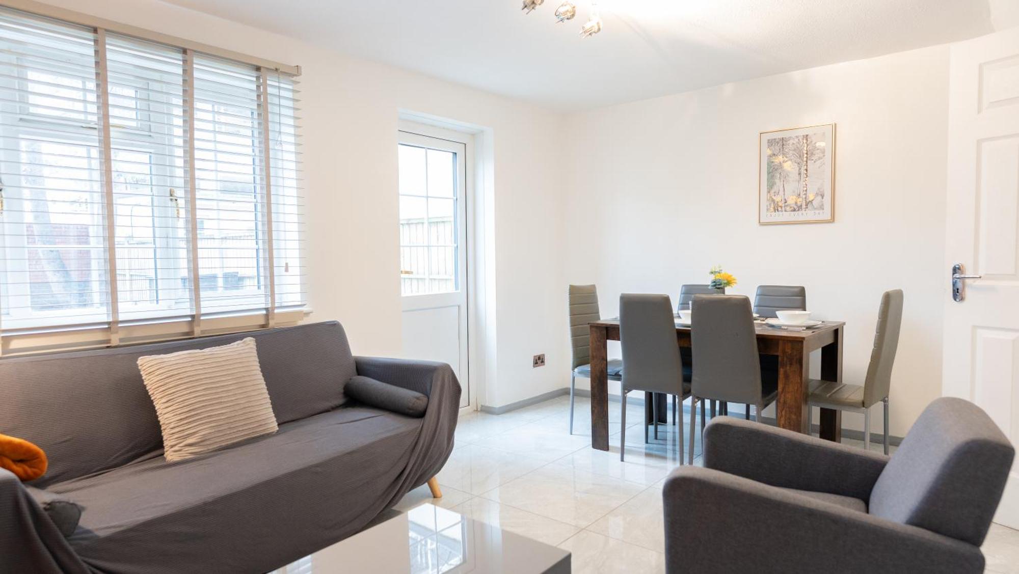 Apartment Beautiful 2 Large Bedroom House In Zone 2 London