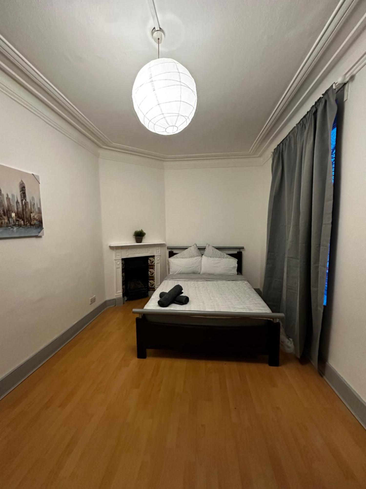 Grove 2 * London